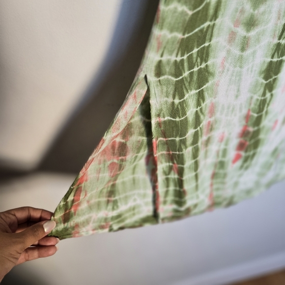 Elegant Tie-Dye Button-Up Midi Dress - Picture 6 of 14